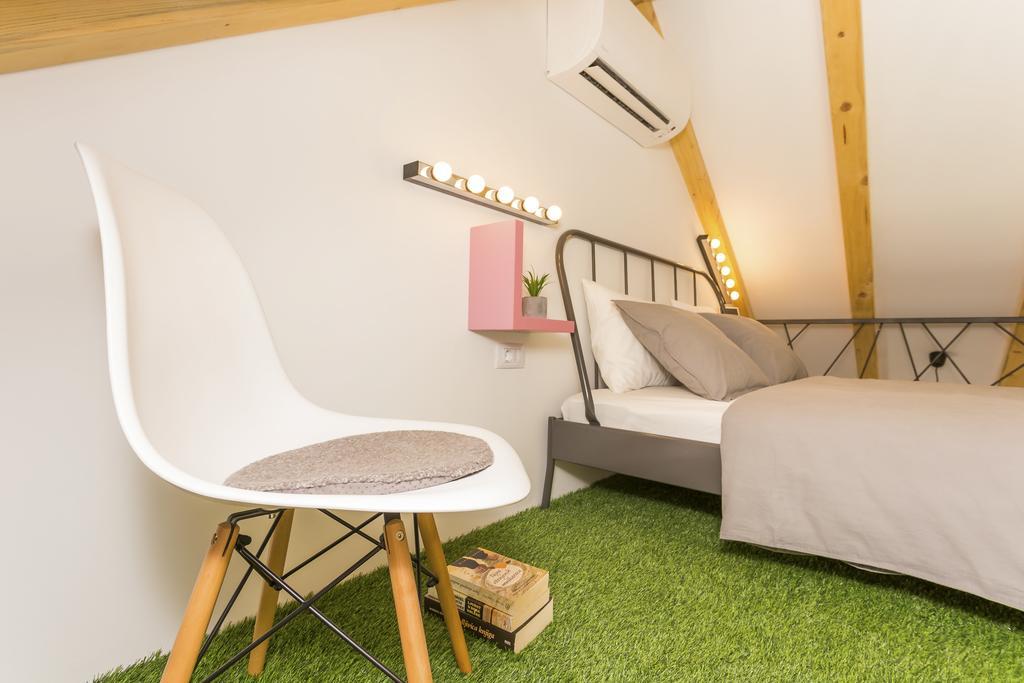 Shiny Apartment *