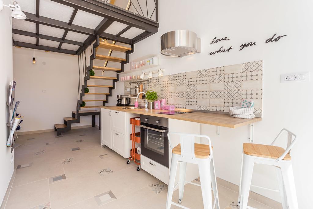 Shiny Apartment *