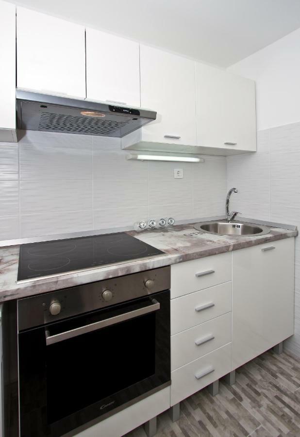 Apartment Shiny *