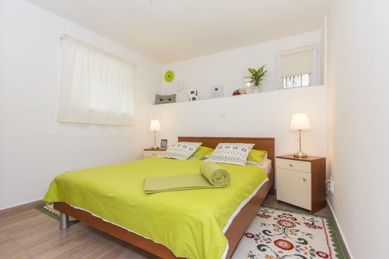 Shiny Apartment *