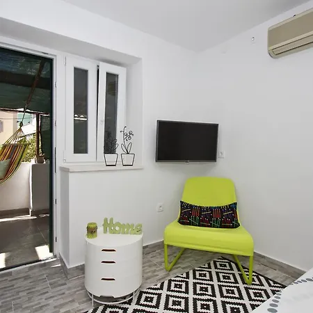 Apartment Shiny Love Split Room photo