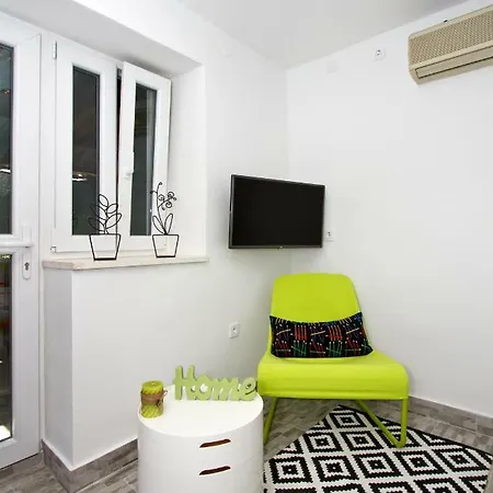 Apartment Shiny Love Split Exterior photo